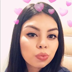 Meet your Posher, Alejandra